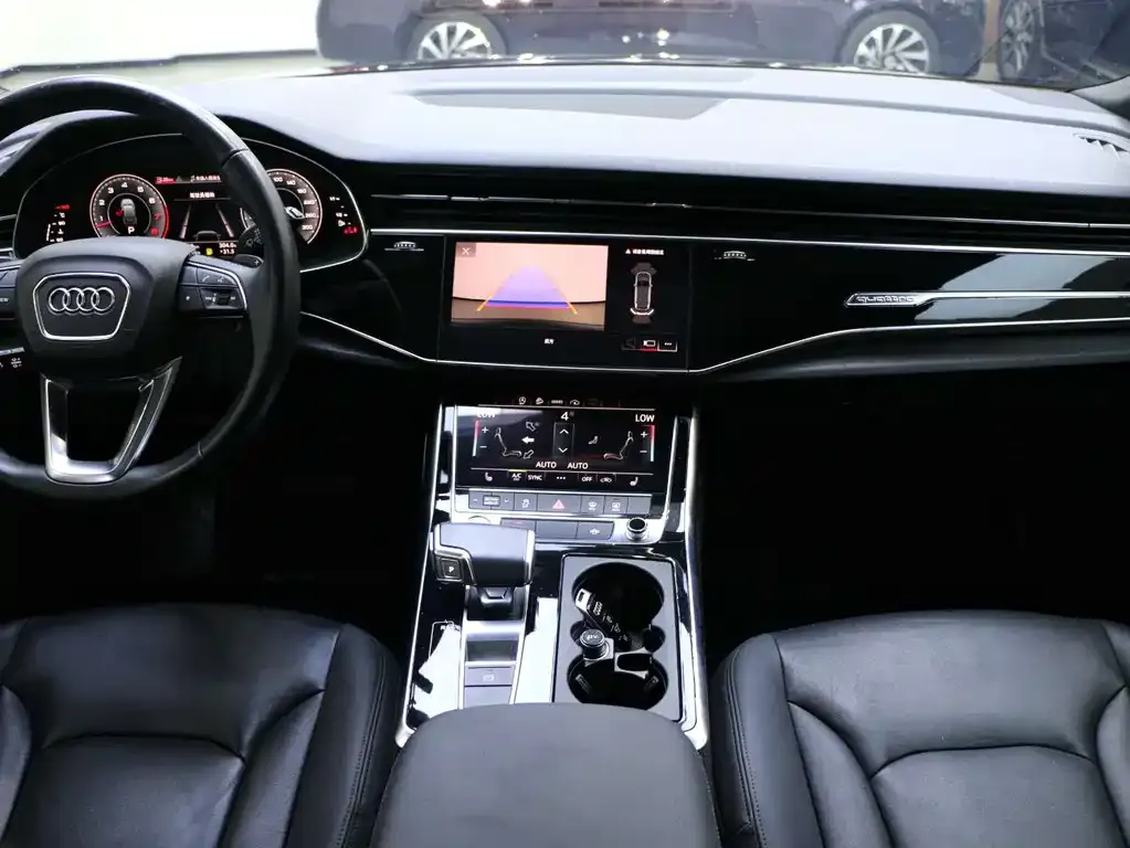 Audi Q7 2023 из CN, фото 10