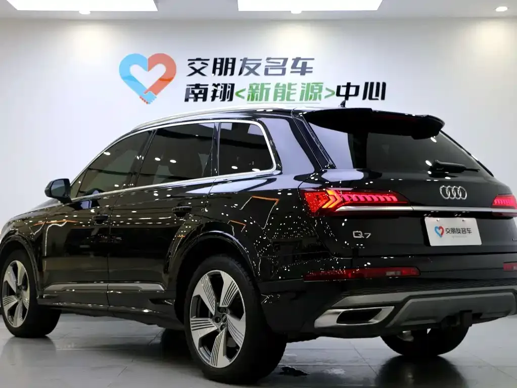 Audi Q7 2023 из CN, фото 6