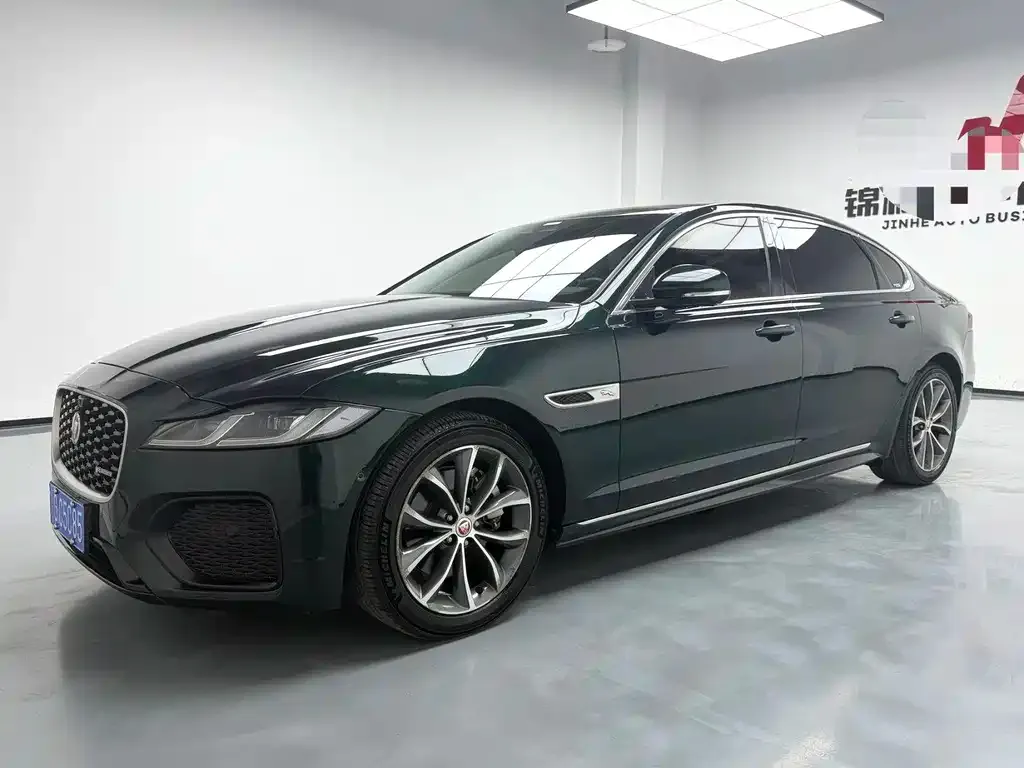 Jaguar XFL — фото 1