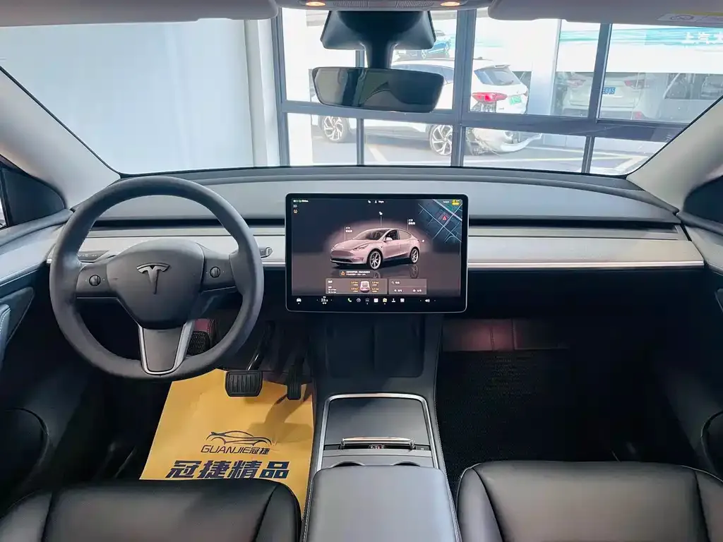 Tesla Model Y — фото 7