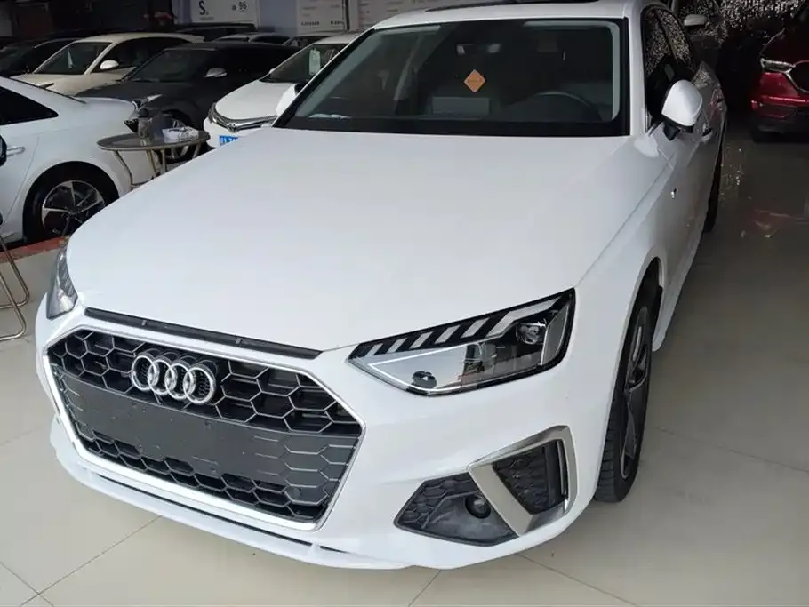 Audi A4L 2022 из CN, фото 1