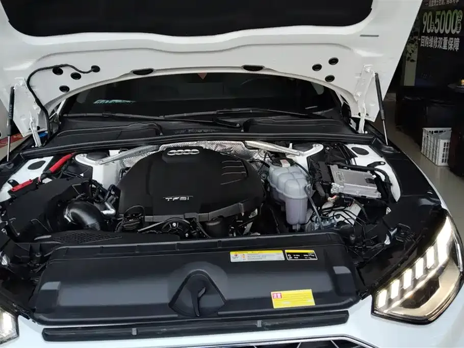 Audi A4L 2022 из CN, фото 10