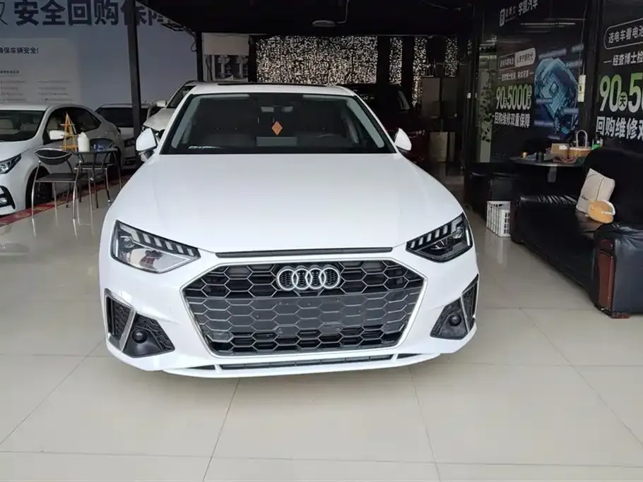 Audi A4L 2022 из CN, фото 2