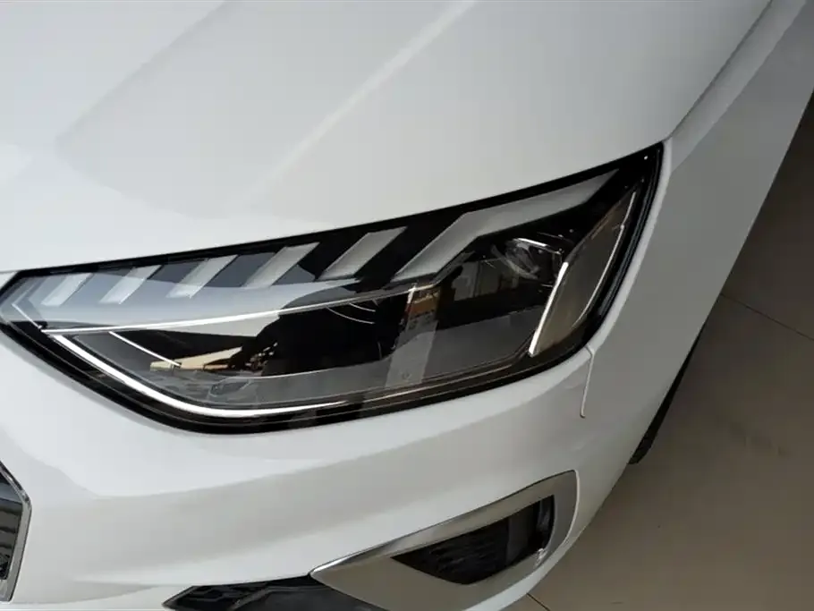 Audi A4L 2022 из CN, фото 5