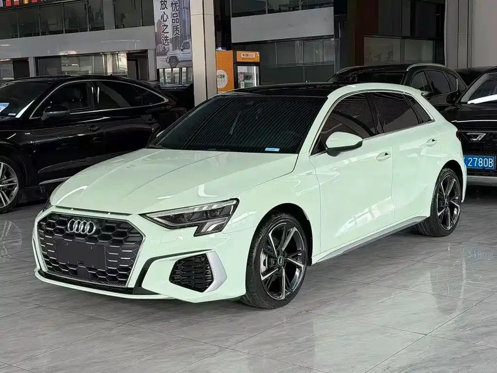 Audi A3 — фото 1