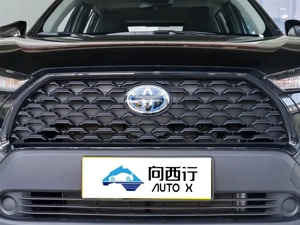 Toyota Corolla Cross — фото 9