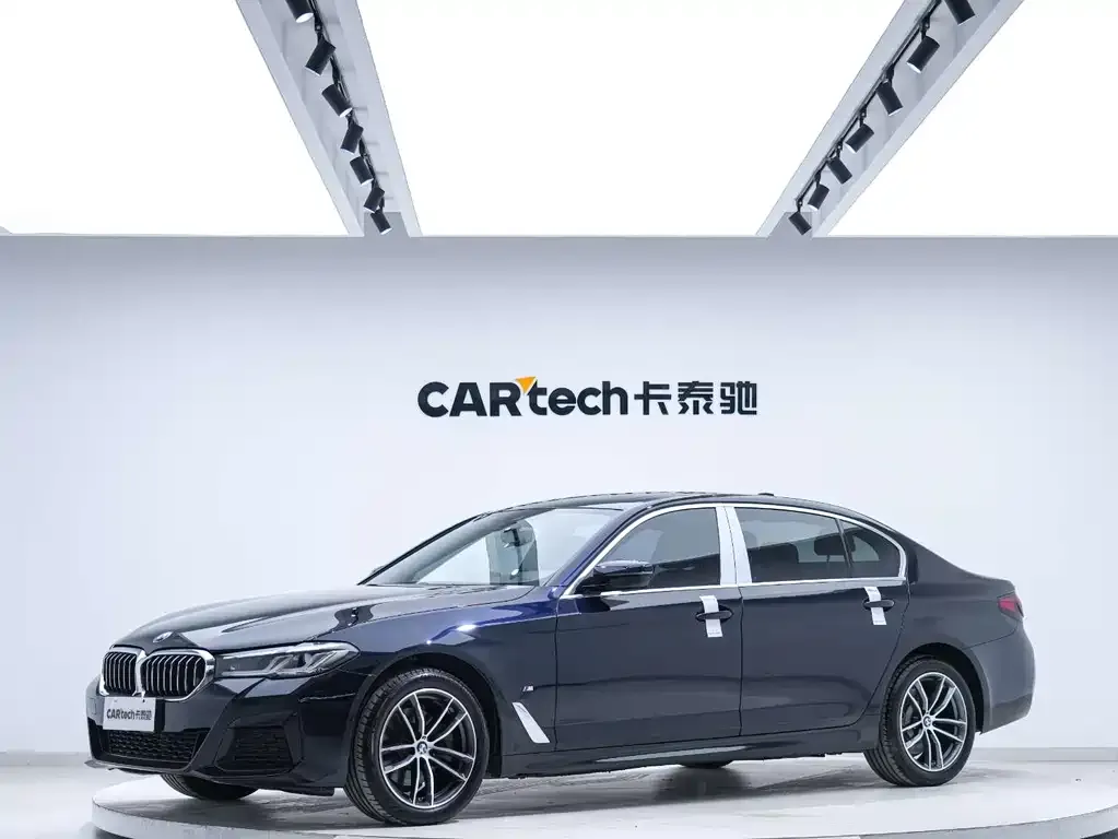 BMW 5 Series — фото 1