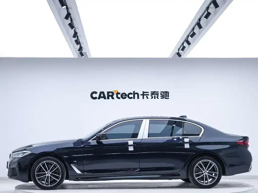 BMW 5 Series — фото 4