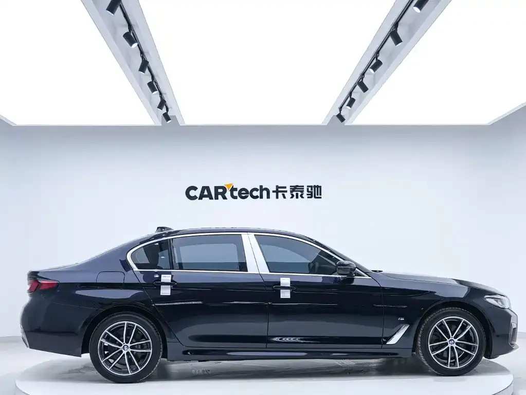 BMW 5 Series — фото 5