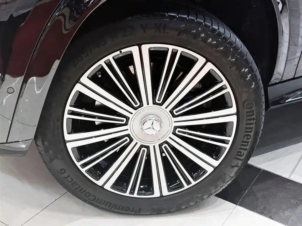 Mercedes-Benz GLS — фото 8