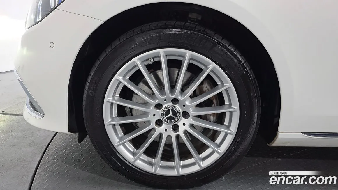 Mercedes-Benz E-Class 2023 из KR, фото 5