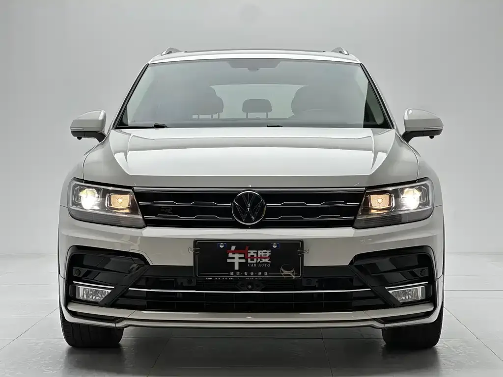 Volkswagen Tiguan L 2021 из CN, фото 2
