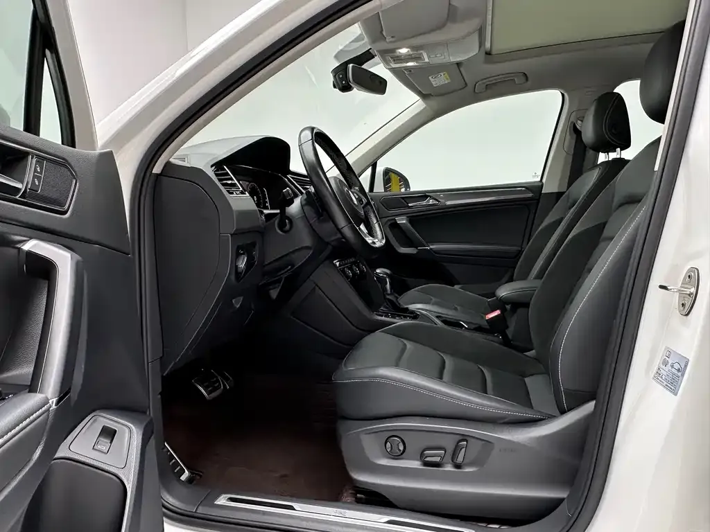 Volkswagen Tiguan L 2021 из CN, фото 7