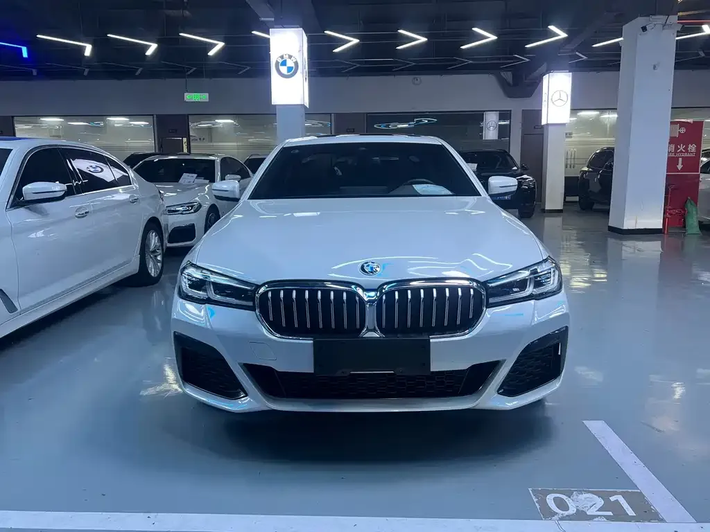 BMW 5 Series — фото 2