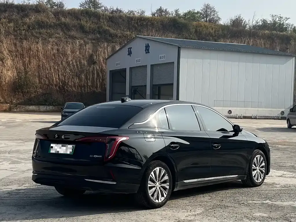 Hongqi E-QM5 2024 из CN, фото 9