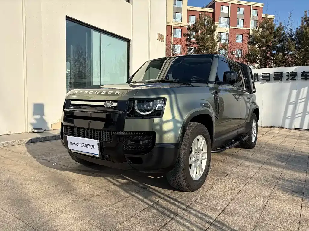 Land Rover Defender — фото 1