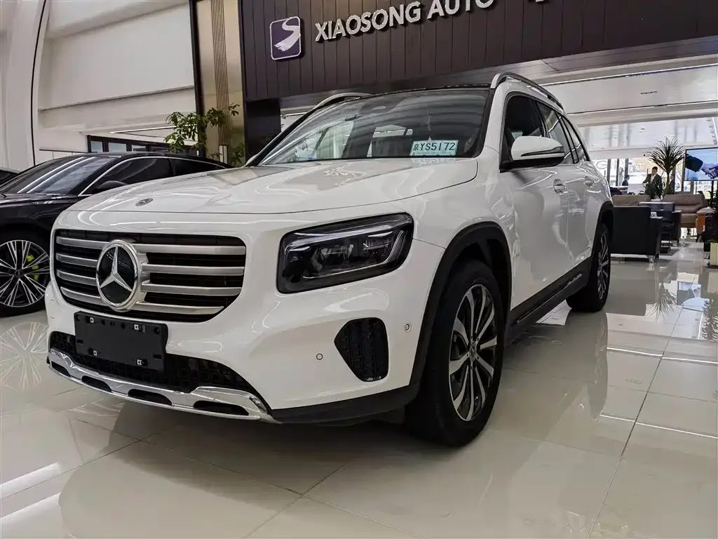 Mercedes-Benz GLB — фото 1
