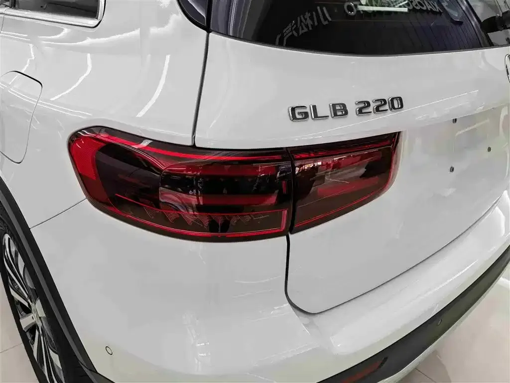 Mercedes-Benz GLB — фото 6
