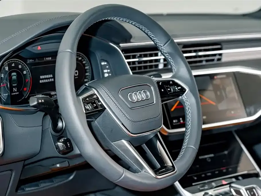 Audi A6L — фото 10