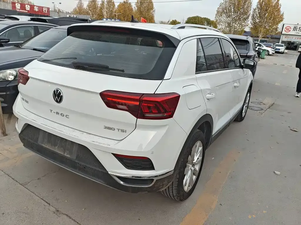 Volkswagen T-Roc 2023 из CN, фото 1