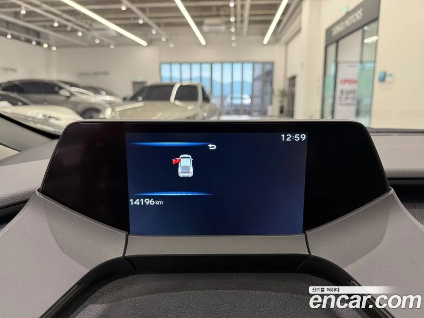 Toyota Prius 2024 из KR, фото 8