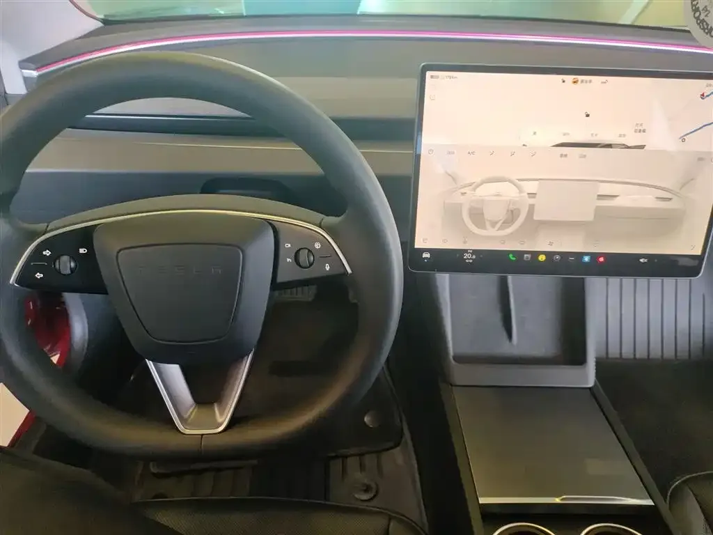 Tesla Model 3 — фото 10