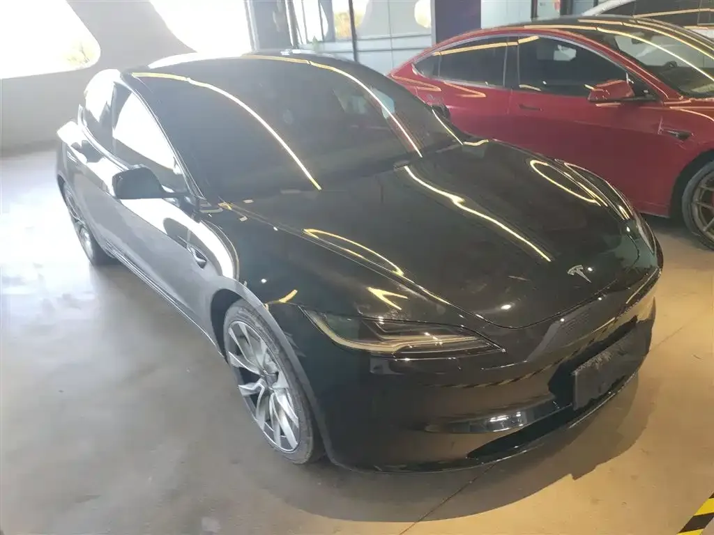 Tesla Model 3 — фото 4