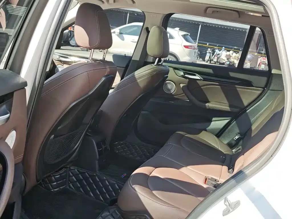 BMW X1 2021 из CN, фото 8