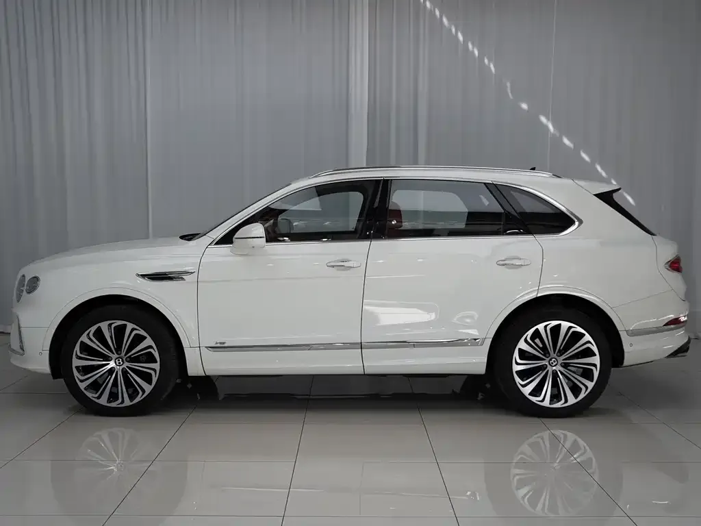 Bentley Bentayga 2022 из CN, фото 3