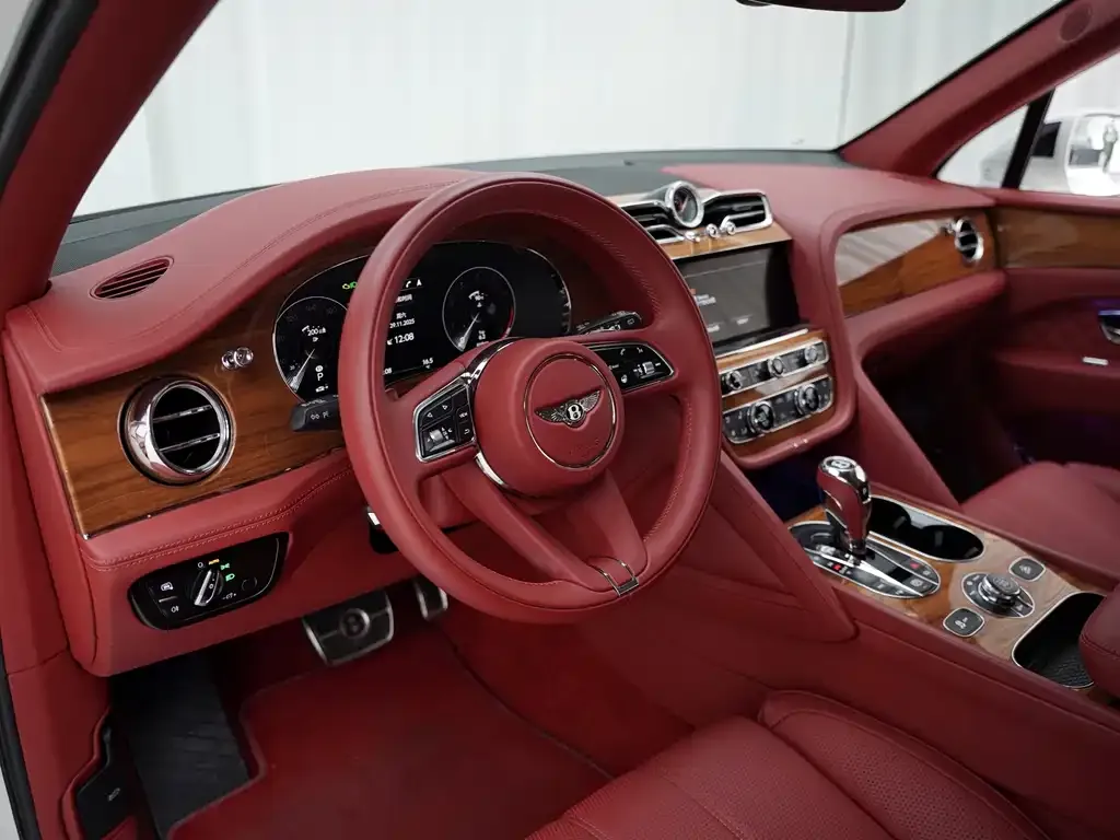 Bentley Bentayga 2022 из CN, фото 5