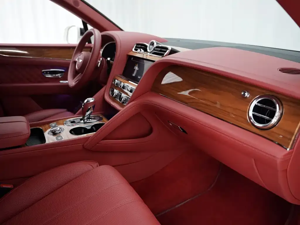 Bentley Bentayga 2022 из CN, фото 6