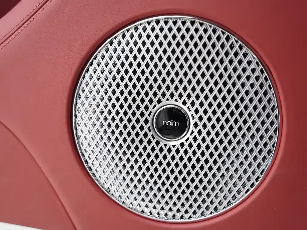 Bentley Bentayga 2022 из CN, фото 7