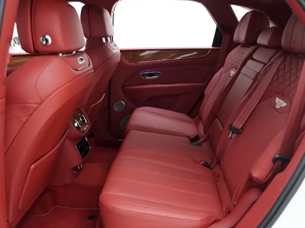 Bentley Bentayga 2022 из CN, фото 9