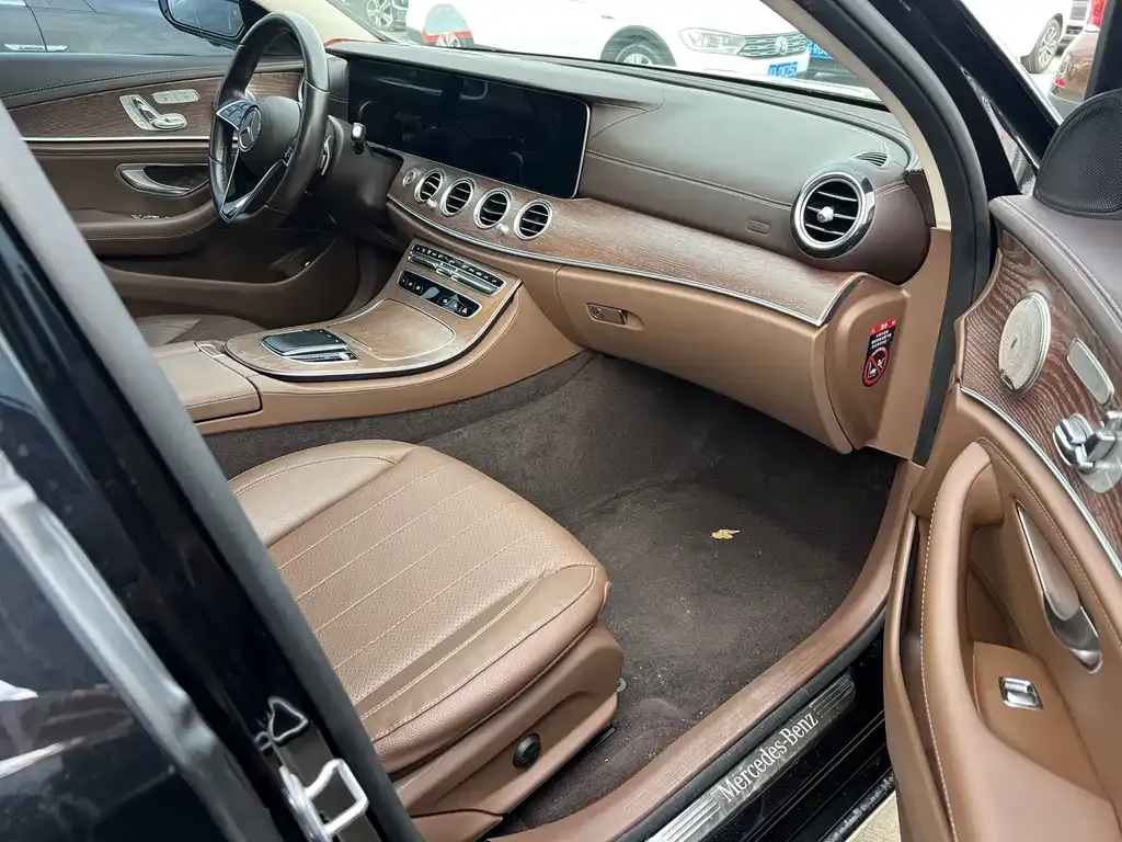 Mercedes-Benz E-Class 2023 из CN, фото 4