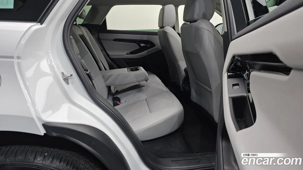 [object Object] Range Rover Evoque 2024 из KR, фото 5