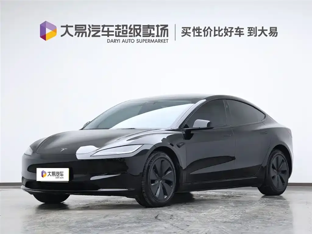 Tesla Model 3 — фото 1