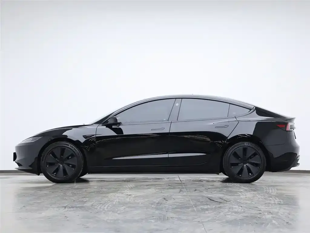 Tesla Model 3 — фото 5