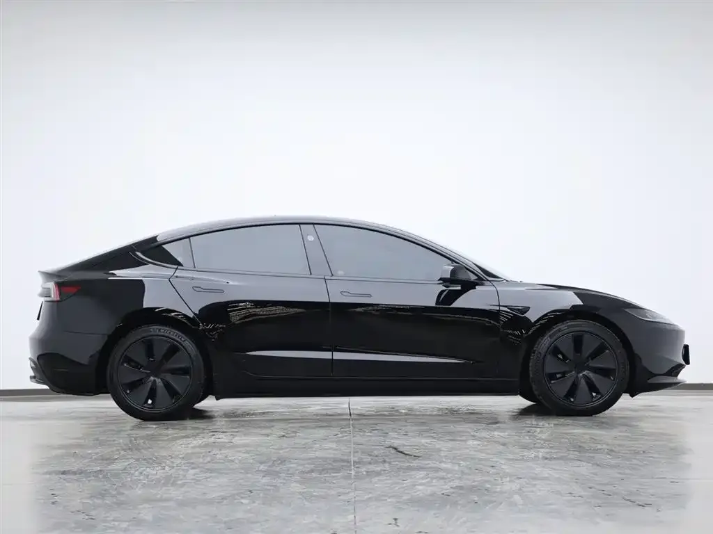 Tesla Model 3 — фото 6