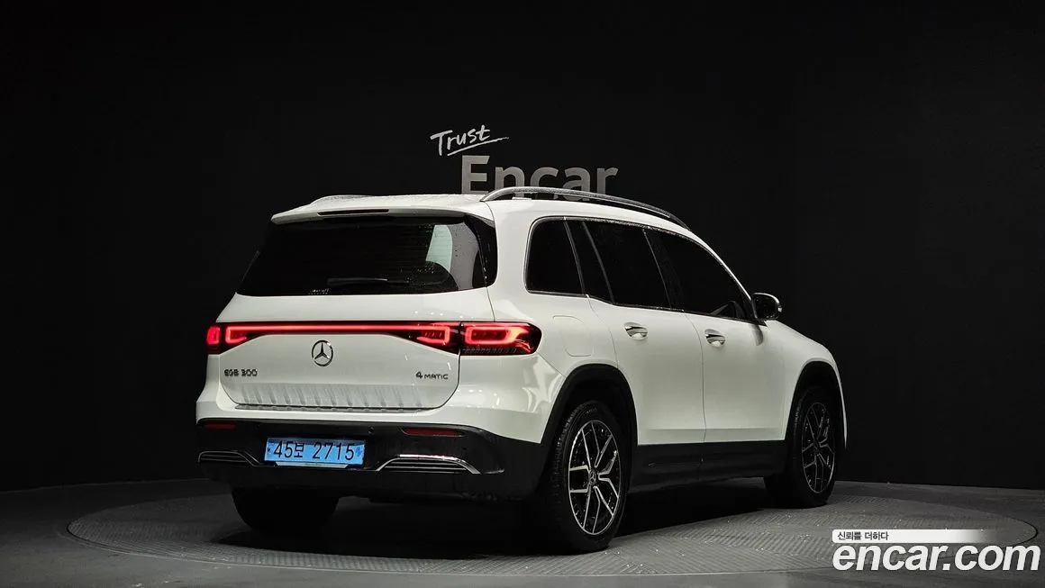 Mercedes-Benz EQB — фото 2