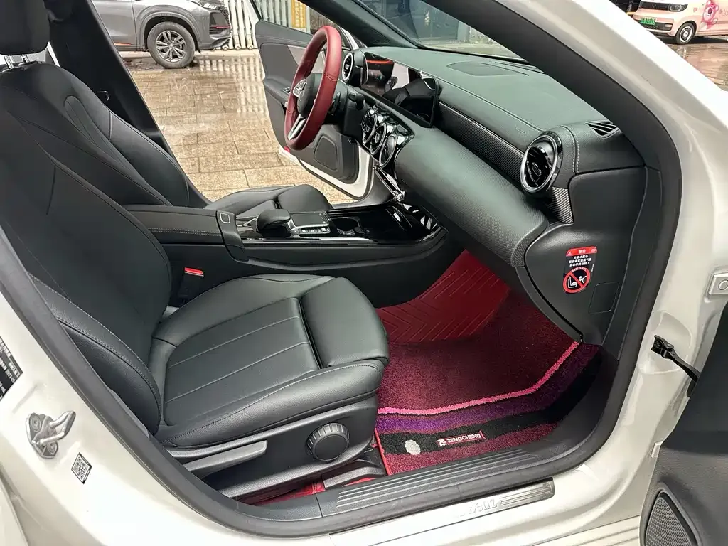 Mercedes-Benz A-Class — фото 10