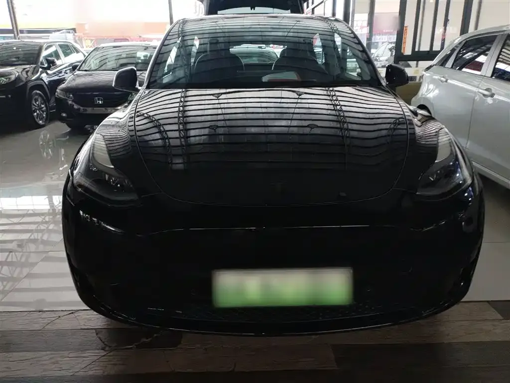 Tesla Model Y — фото 3
