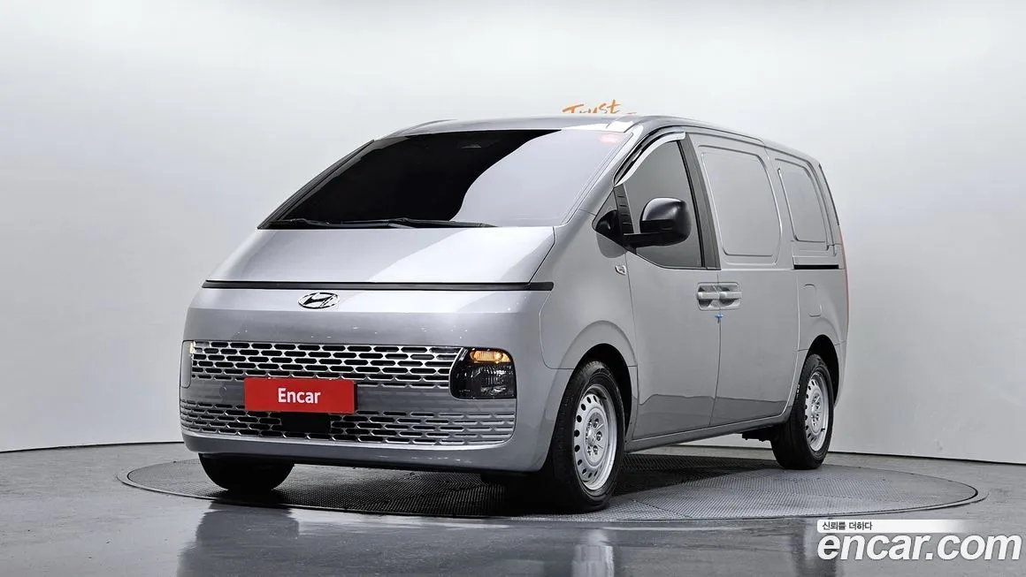 Hyundai Staria — фото 1