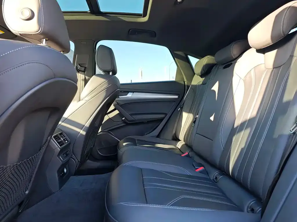 Audi Q5L Sportback 2022 из CN, фото 5
