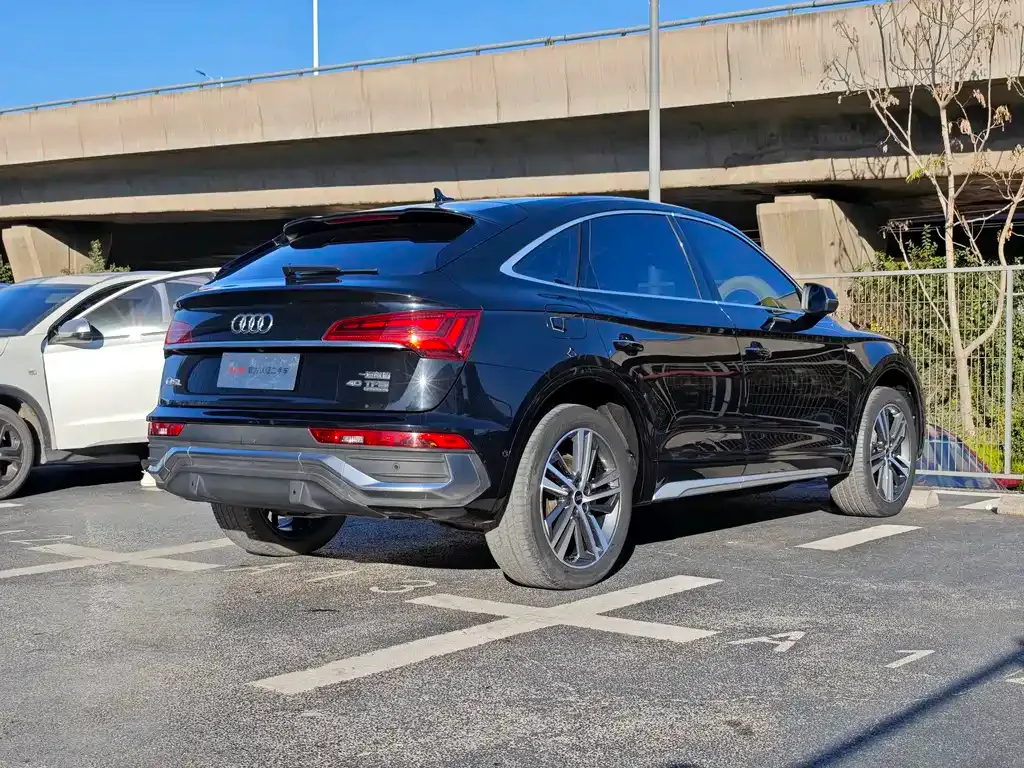 Audi Q5L Sportback 2022 из CN, фото 9