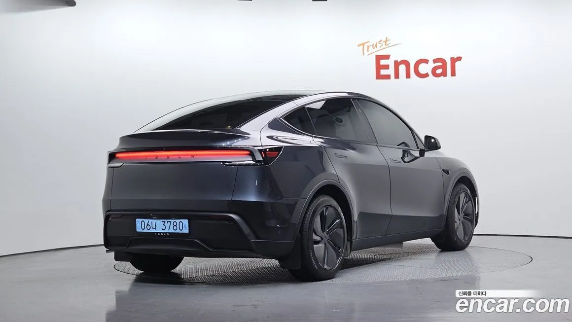 Tesla Model Y 2025 из KR, фото 2