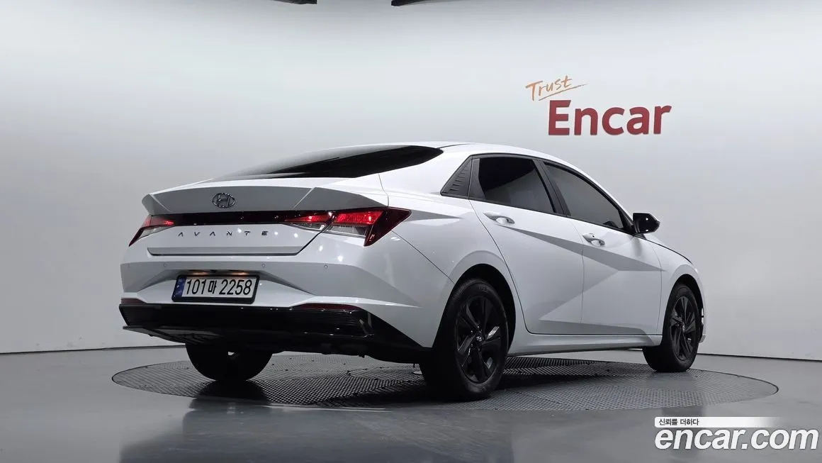 Hyundai AVANTE 2023 из KR, фото 2