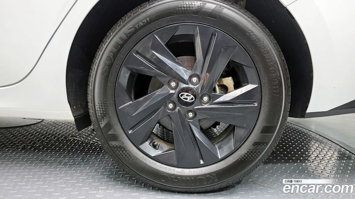 Hyundai AVANTE 2023 из KR, фото 5