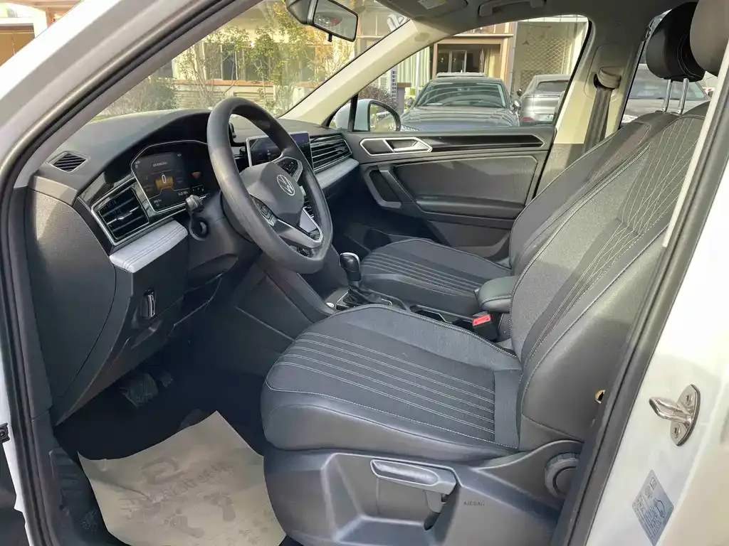 Volkswagen Tiguan L 2022 из CN, фото 4