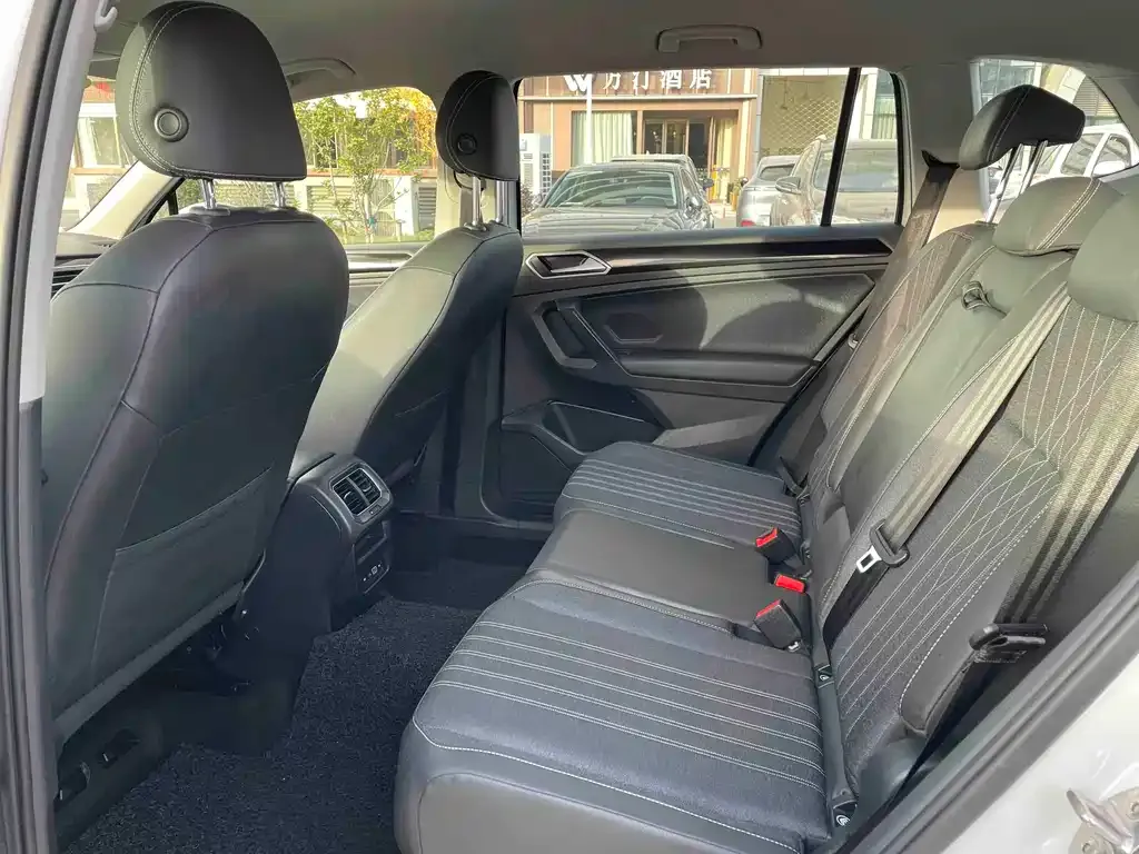 Volkswagen Tiguan L 2022 из CN, фото 7