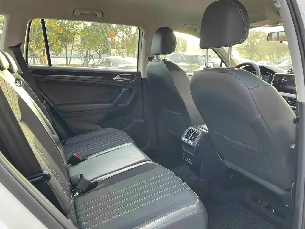 Volkswagen Tiguan L 2022 из CN, фото 8
